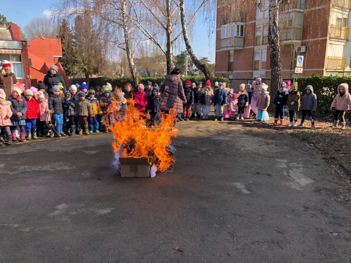Spaljen Fašnik koji je djecu nagovarao na nepodopštine! – centralni objekt Pucekovićeva
